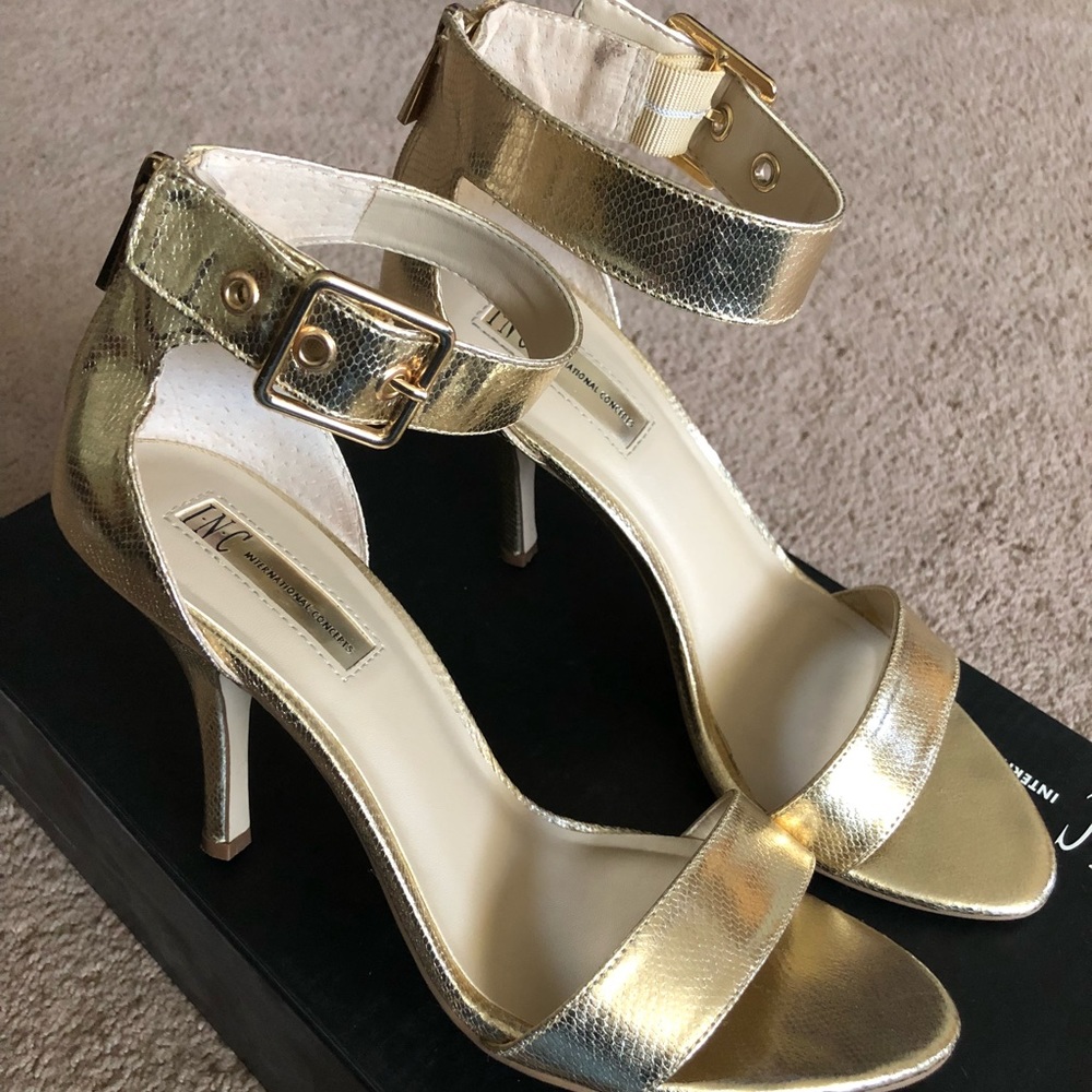 INC International Concepts Gold Heels Size 7.5